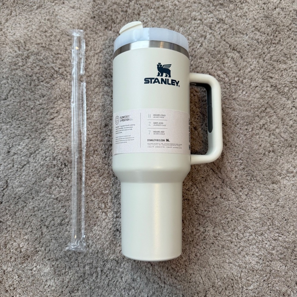 Stanley Quencher H2O‎ Flowstate Tumbler 40 oz Dune Color Insulated With Straw